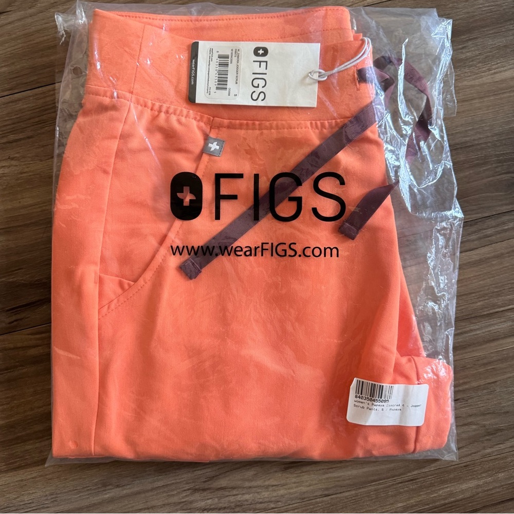 NWT Figs: Papaya Scrub Set - sizeS-R - Picture 3 of 3